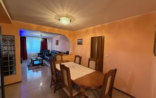 De vânzare apartament 4 camere – Zona Școala 7 - Poză 1