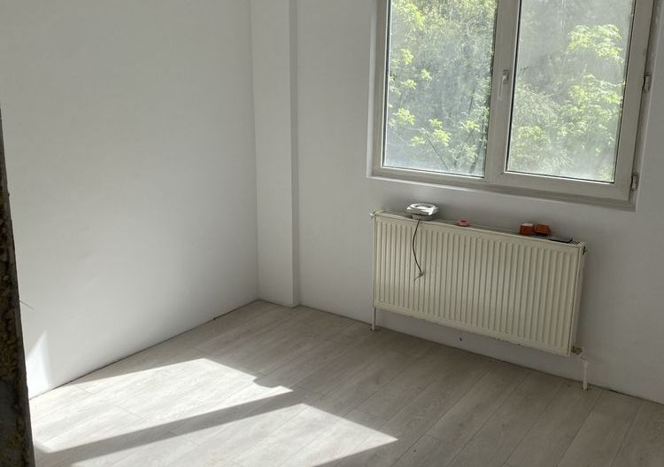 Apartament 2 camere de vânzare Lujerului Centrală Proprie - Poză 2