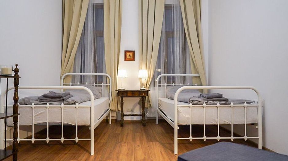 Apartament ultracentral, 2 dormitoare, 58 mp. 120 000 E. Comision 0. - Poză 10