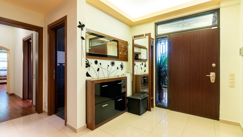 Vila premium de vanzare Balotesti/ piscina/ ponton/ deschidere la lac - Poză 21