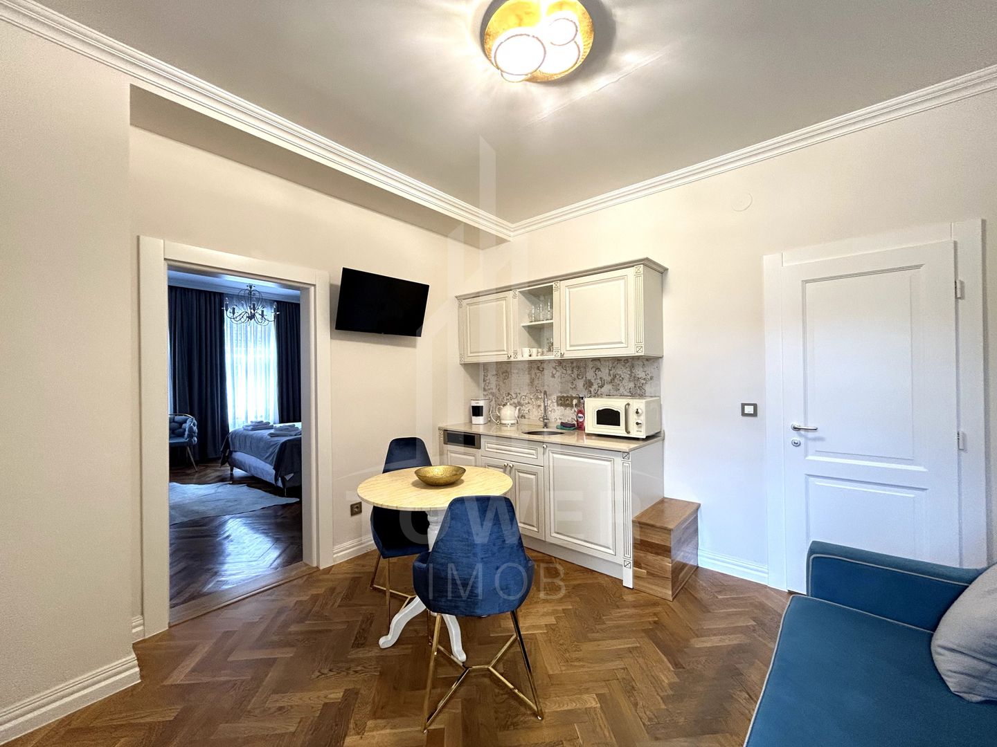 Apartament renovat, cu garaj și pivnițe, în Centrul Istoric al Sibiului - Poză 9