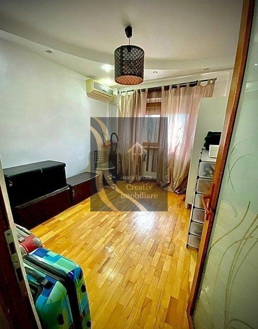 Apartament Crangasi 4 camere - Poză 3