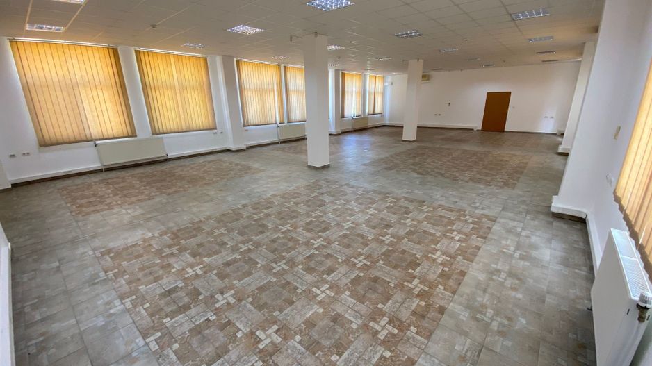 Cladire de birouri zona Olimpia Stadion  suprafață 1.100 mp - Poză 1