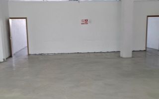 Cladire ideală pentru diverse scopuri comerciale sau industriale - Poză 12