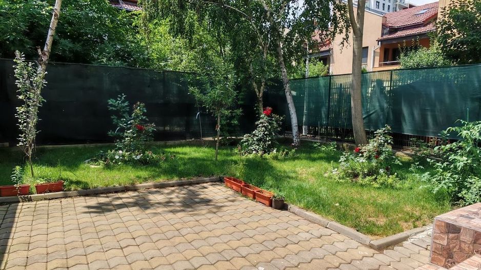 Vila D+P+ E1+M || CURTE PROPRIE SI GARAJ || EXPOZITIEI - Poză 1