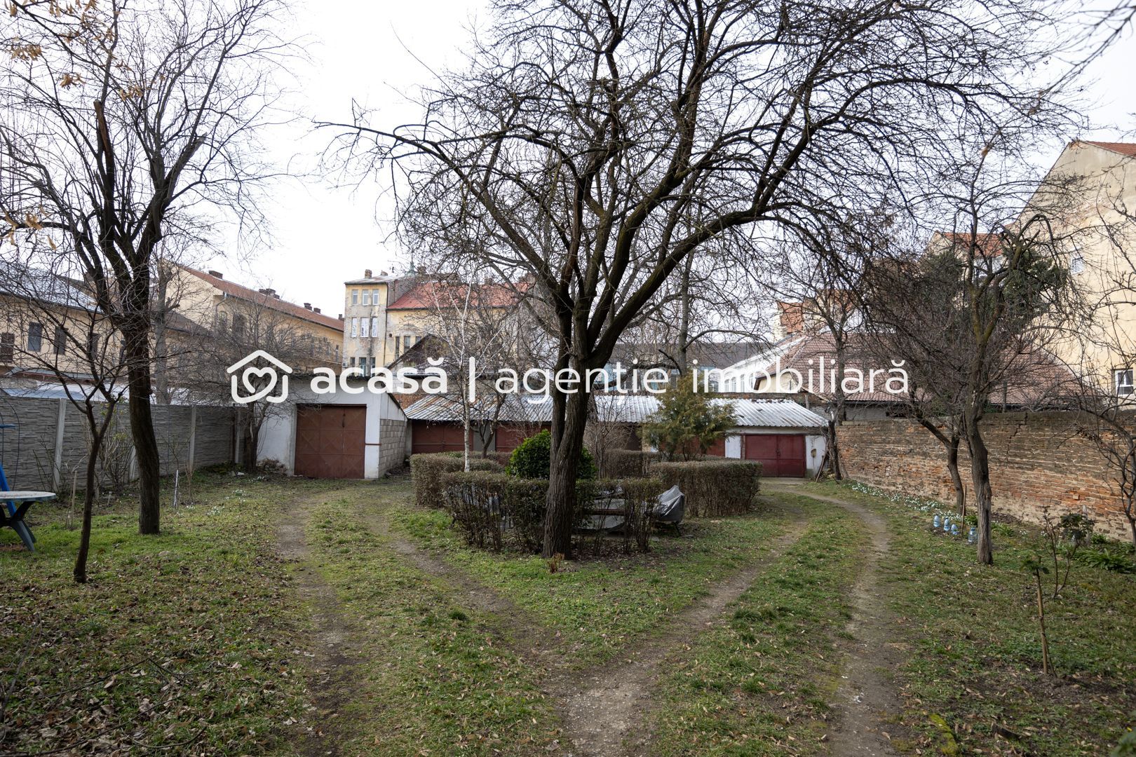 Apartament unic în Arad – Ultracentral, liniște, priveliște superbă - Poză 12