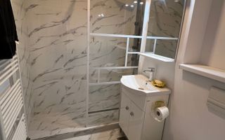 Apartament modern de închiriat – zonă centrală, pietonală - Poză 6