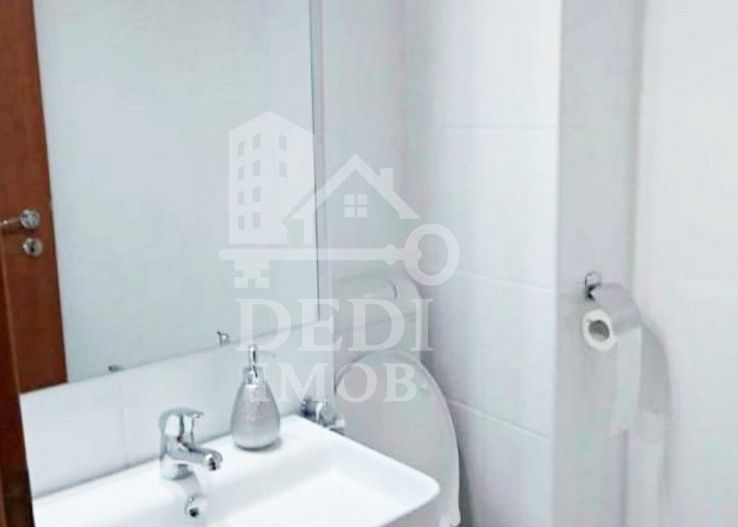 Apartament de vânzare cu 3 camere în zona Rogerius, Oradea - Poză 7