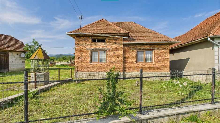 Casă cu teren de 4707 mp în Hălmăgel, județul Arad - Poză 29