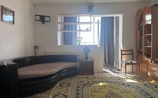 Apartament 3 camere, decomandat, 62 mp utili, etaj intermediar-Micro 4 - Poză 3
