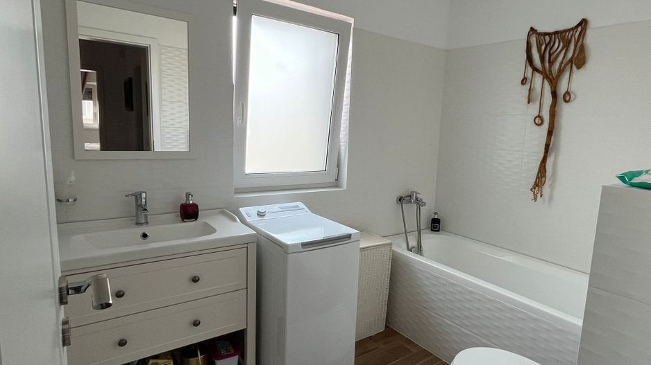 Ocazie! Casă înșiruită în Dumbrăvița, zona Cora - Poză 5