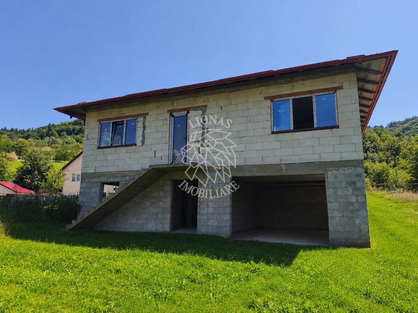 Casa 4 camere 220 mp-teren 7 ari-garaj-terasa 28 mp-Poiana Ilvei - Poză 1