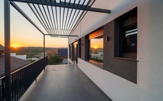 Vilă nouă design mediteranean, proiect deosebit și panoramă- 285.000 E - Poză 1