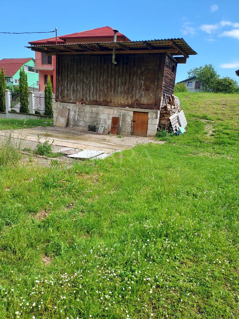 Teren de vis în Faget: Oportunitate unică pentru construirea casei tale ideale. - Poză 9