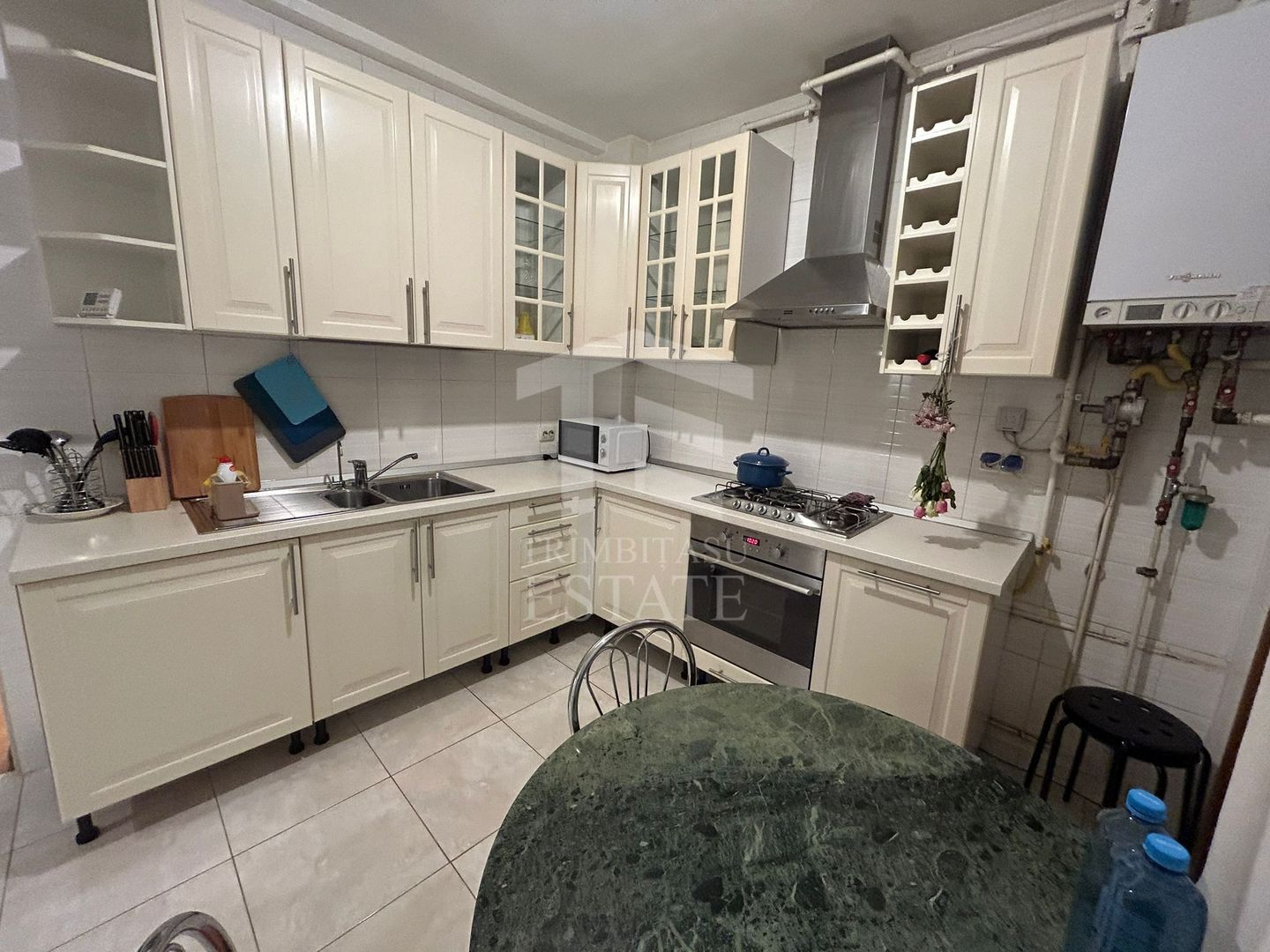 3 Camere Ultracentral 2 minute de Metrou Univestitate - Poză 7