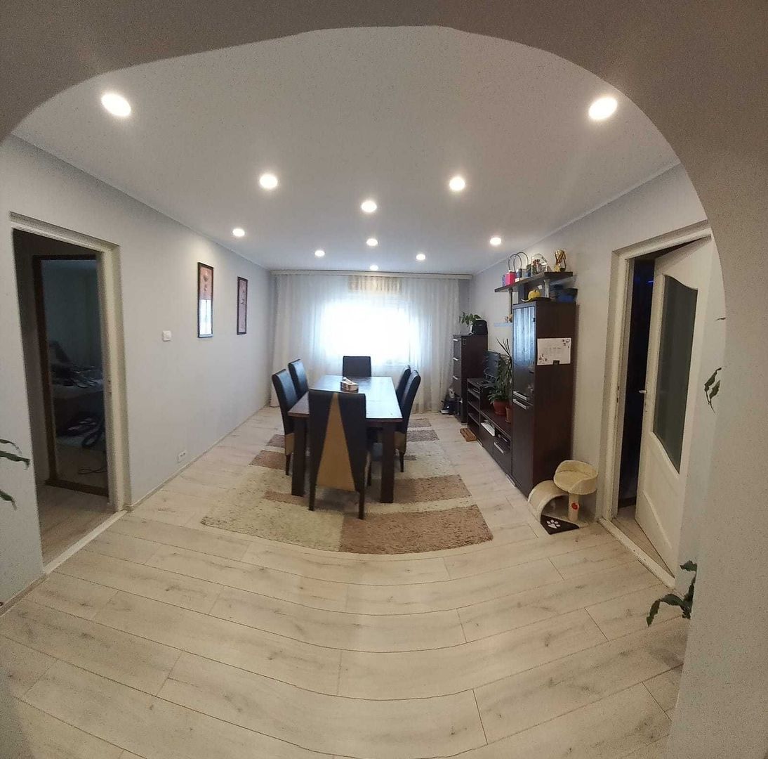 Apartament 4 Camere, Micro20 - Poză 2