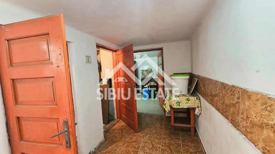 Casa Sibiu central 5 camere, 4 bai - Poză 20