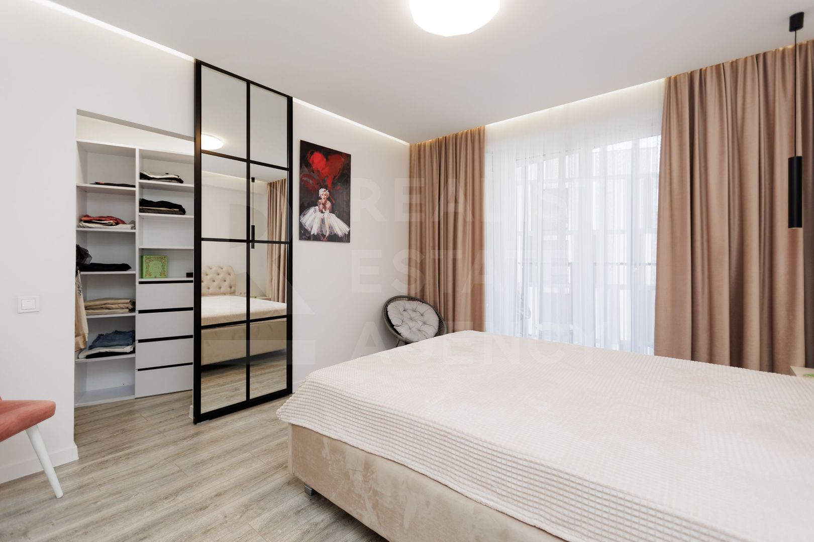 Chirie, apartament,  2 camere, str. Pantelimon Halippa, Centru - Poză 3