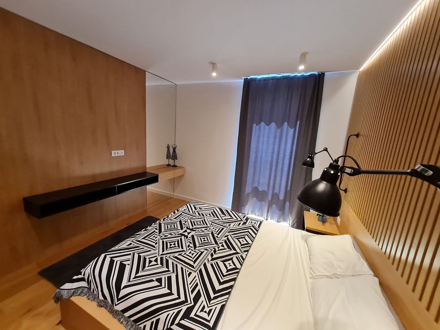 Lux si calitate la 5 minute de Piața Unirii - Poză 18