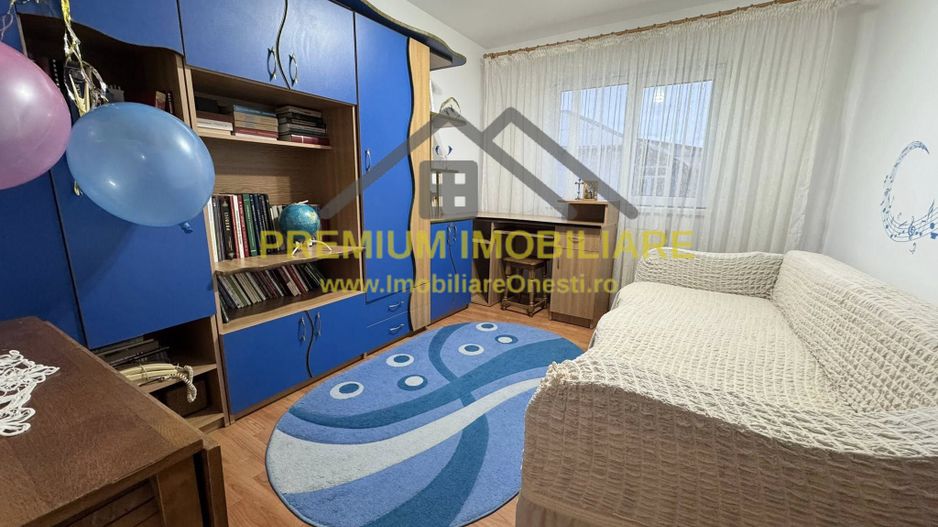 Apartament 4 Camere de vânzare în Onești - Poză 3