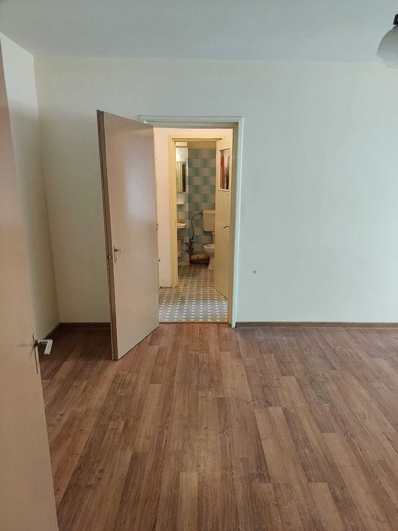 Vand apartament 2 camere semidecomandat DRUMUL TABEREI (ROMANCIERILOR) - Poză 1