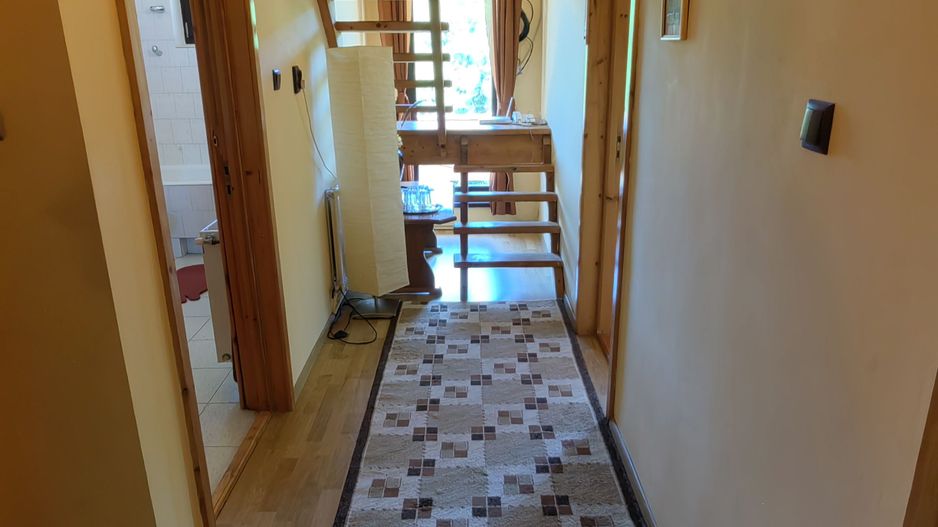 Casa/Vilă  aproape de pădure Vâlcele + 1235 m² teren 160.000 EURO - Poză 11