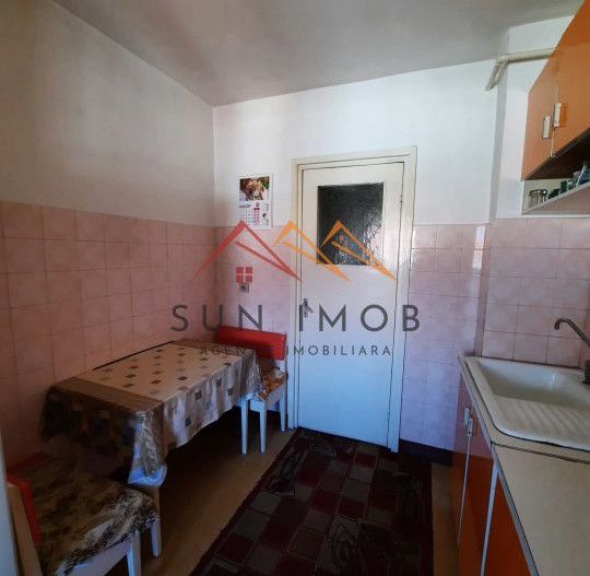 Apartament 3 camere, decomandat, 82 mp, 2 grupuri sanitare, Campina - Poză 6
