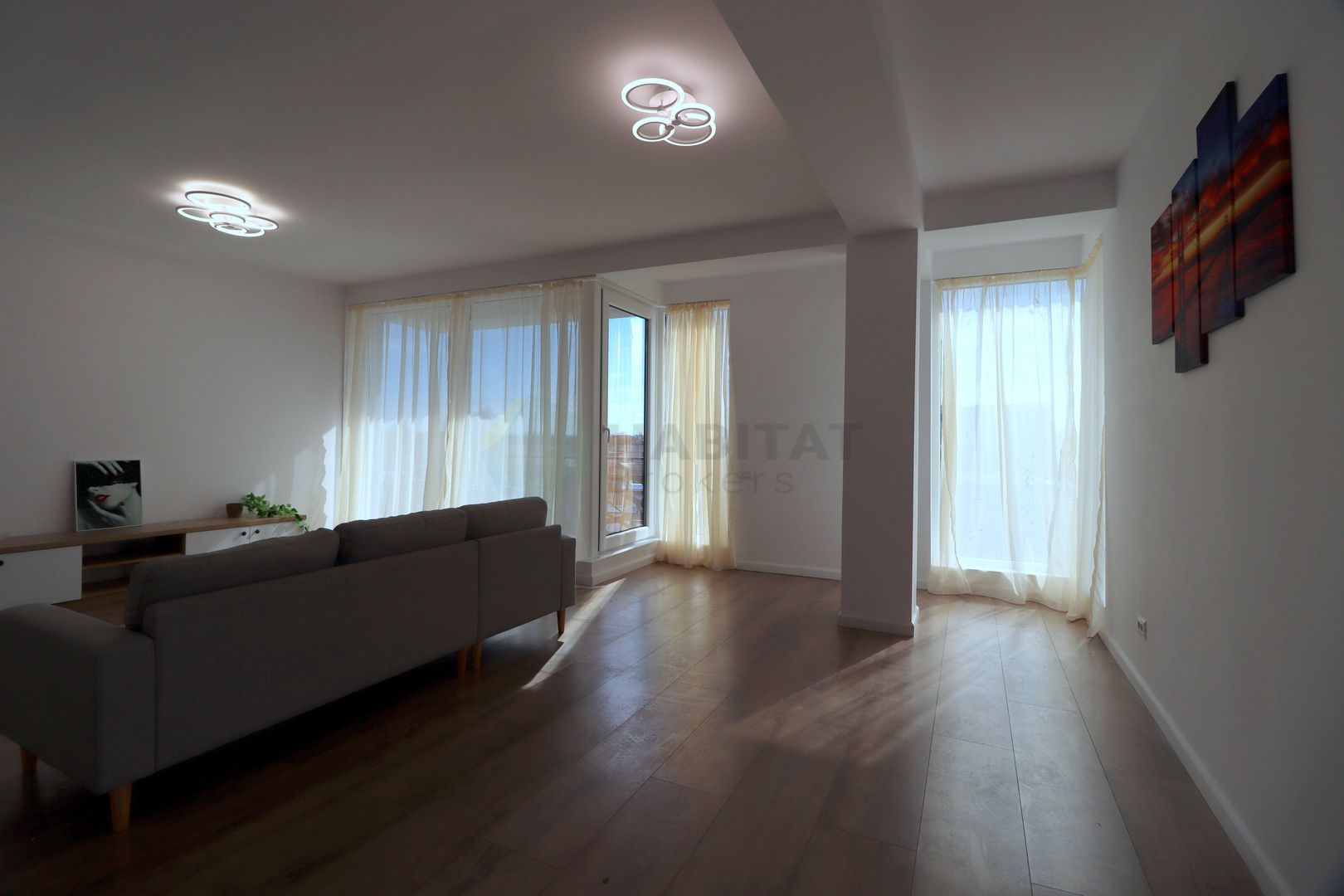 Apartament luminos, spatios, mobilat - Poză 17