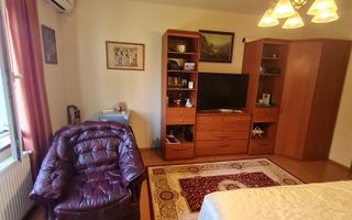 Vila deosebitǎ în zona centrala - Poză 19