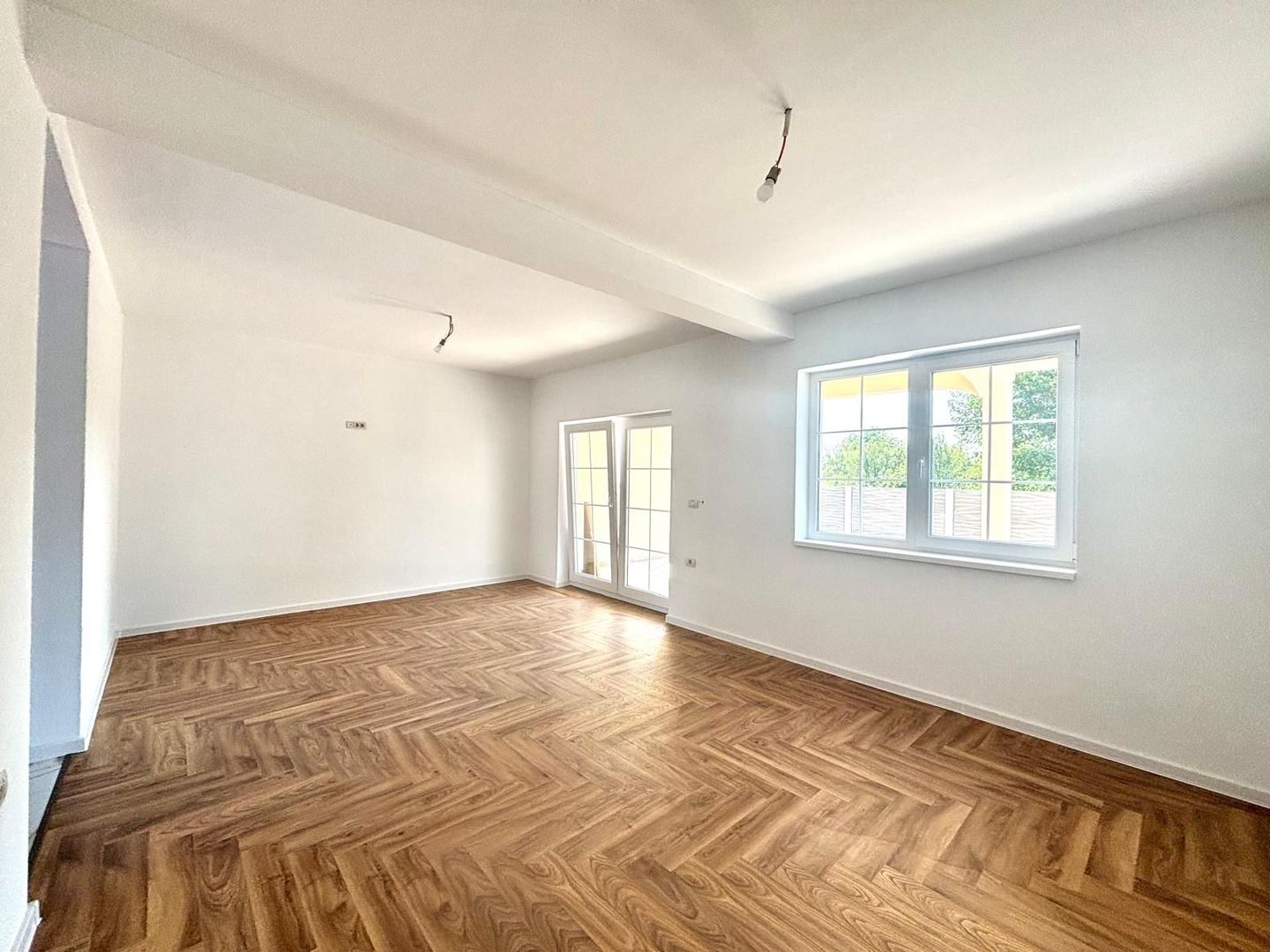 Duplex -4 camere - toate utilitatile - Sag - Poză 4