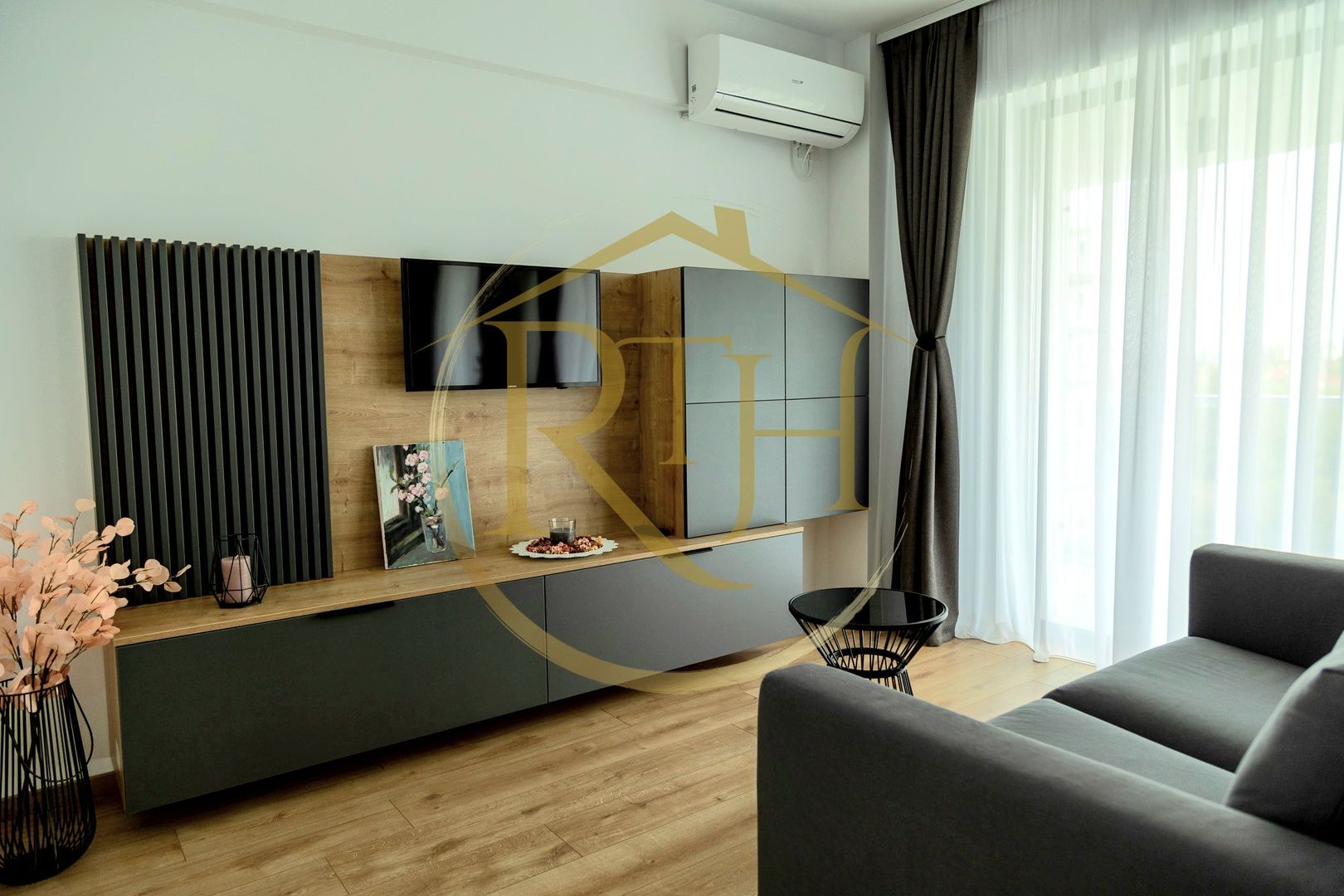 Oferim spre inchiriere apartament cu 3 camere, totul Nou, zona Lipovei,Bloc Nou - Poză 1