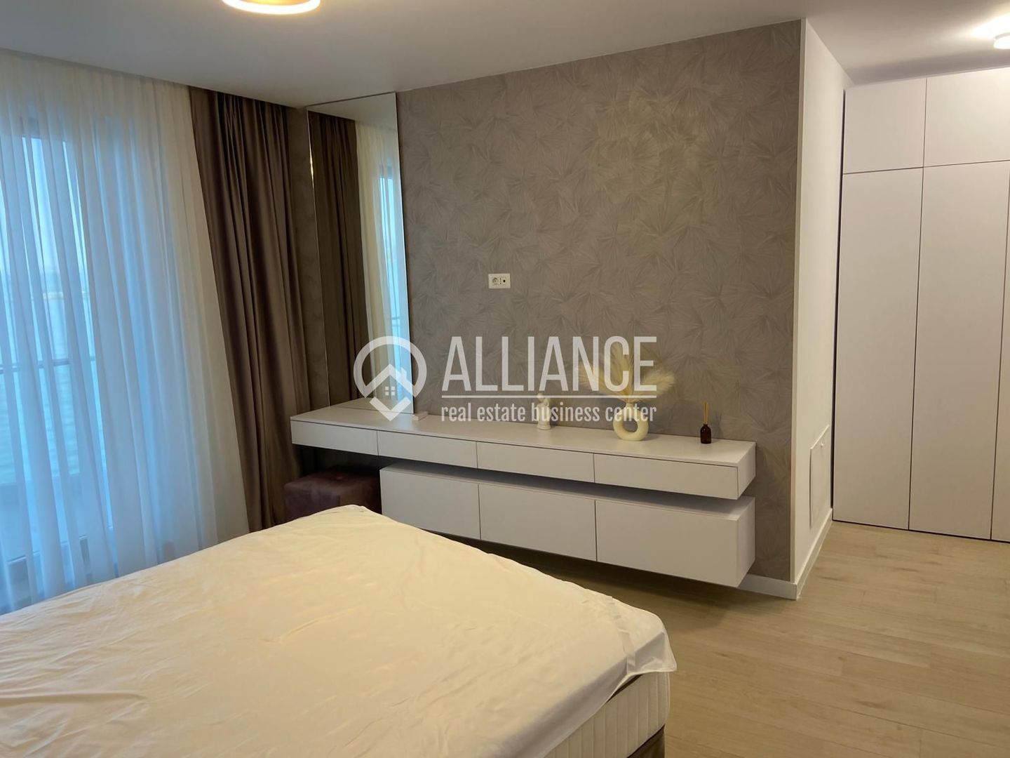 MAMAIA - (Cod01) Lake On apartament superb cu vedere la lac! - Poză 11