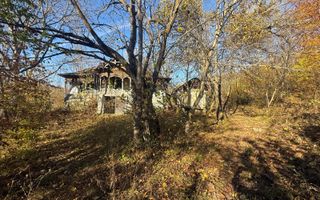 Teren langa pădure 6400mp+casa demolabila-deschidere 35 ml - Poză 2