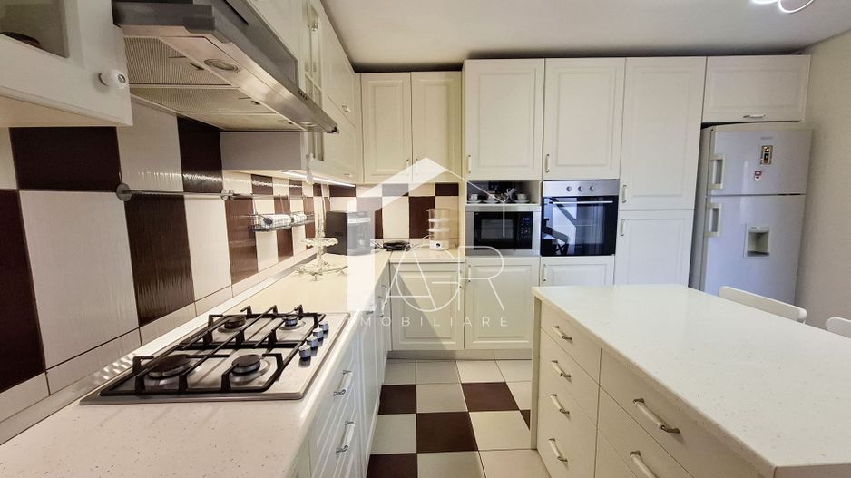 Casa P+M, cu 5 camere, zona Central - Poză 7