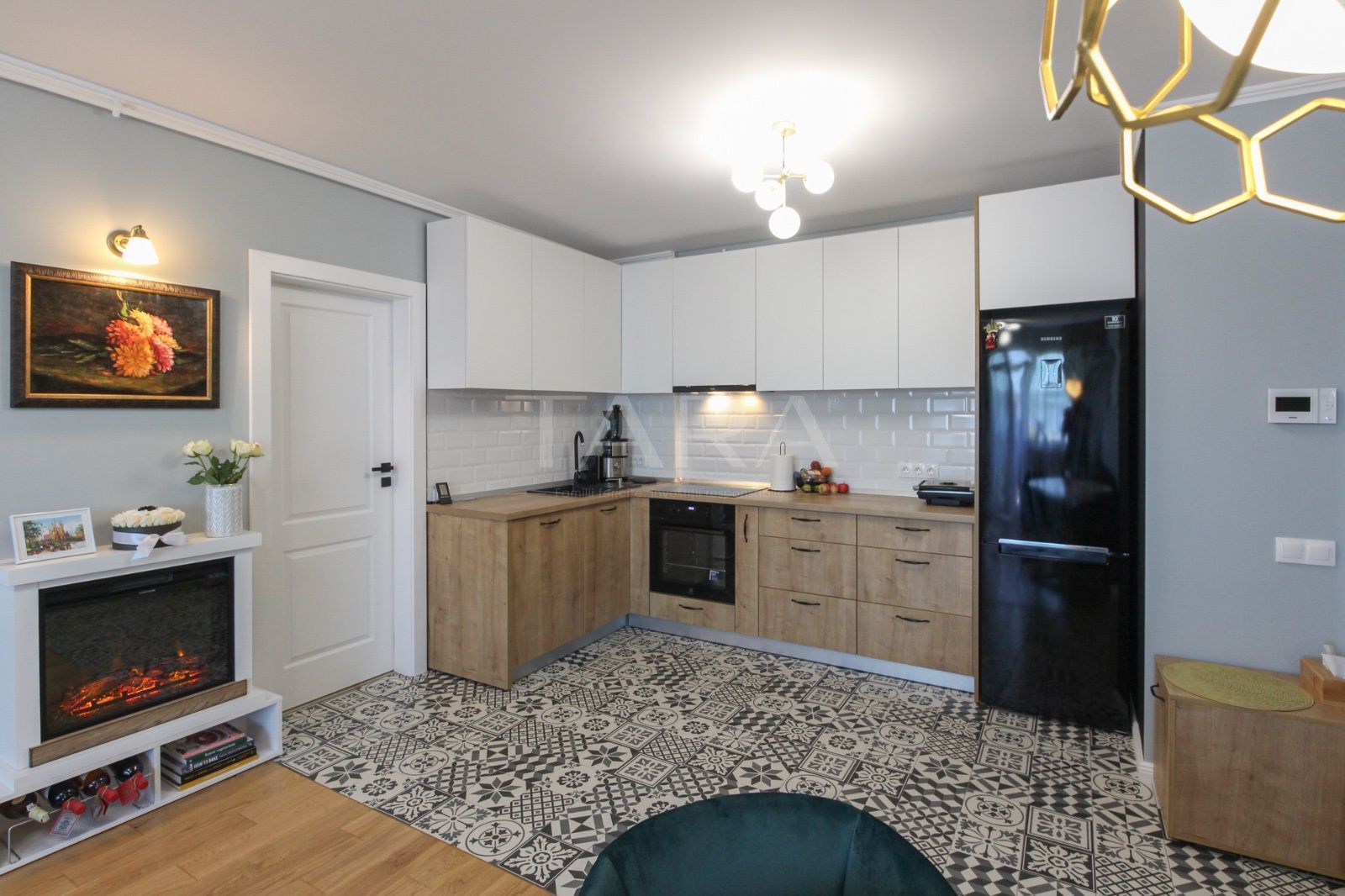 Apartament 3 camere cu parcare, de vânzare în zona Vivo! - Poză 2