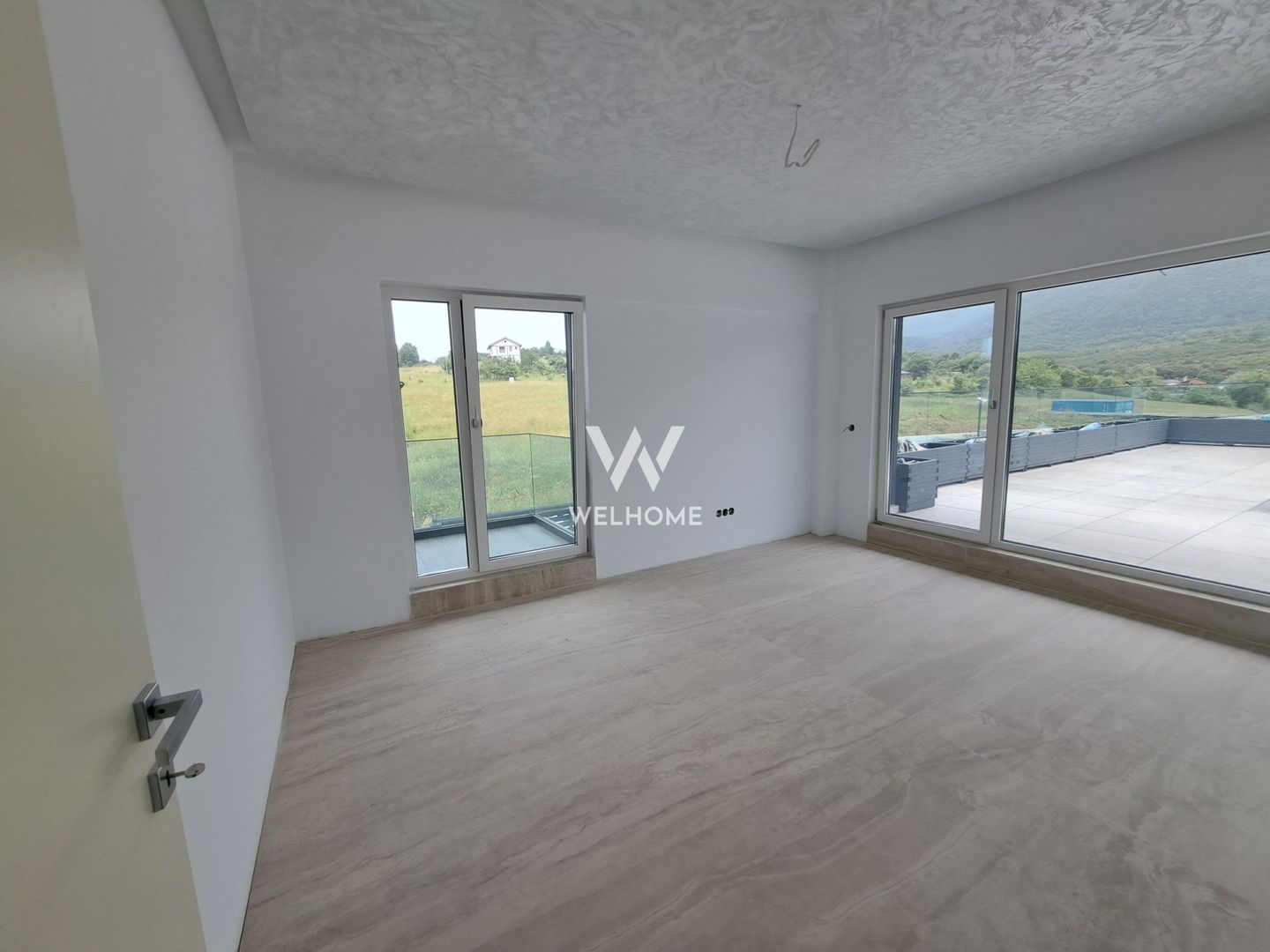 Vilă modernă premium cu piscină interioară, teren 1200 mp și panoramă - Poză 22