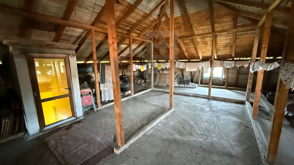 Casa Spatioasa D+P+1+M – 615mp - Teren 1000mp - Rovine - Poză 14