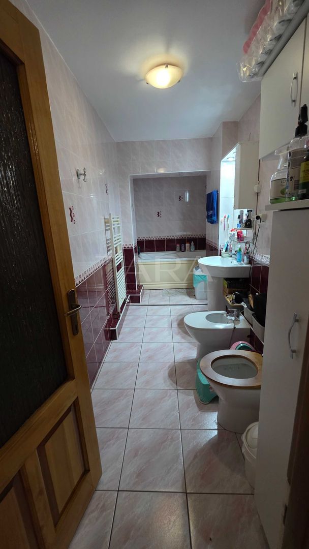 Apartament premium cu 3 camere, 100 mp, 2 băi, mobilat, utilat. - Poză 8