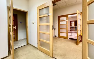 Spațiu pentru birouri langa Funshop Buziașului - Poză 9