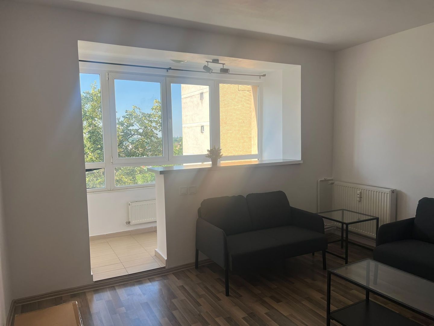 🏡 De închiriat 2 camere  | AC | balcon | Drumul Taberei | Pet Friendly - Poză 2