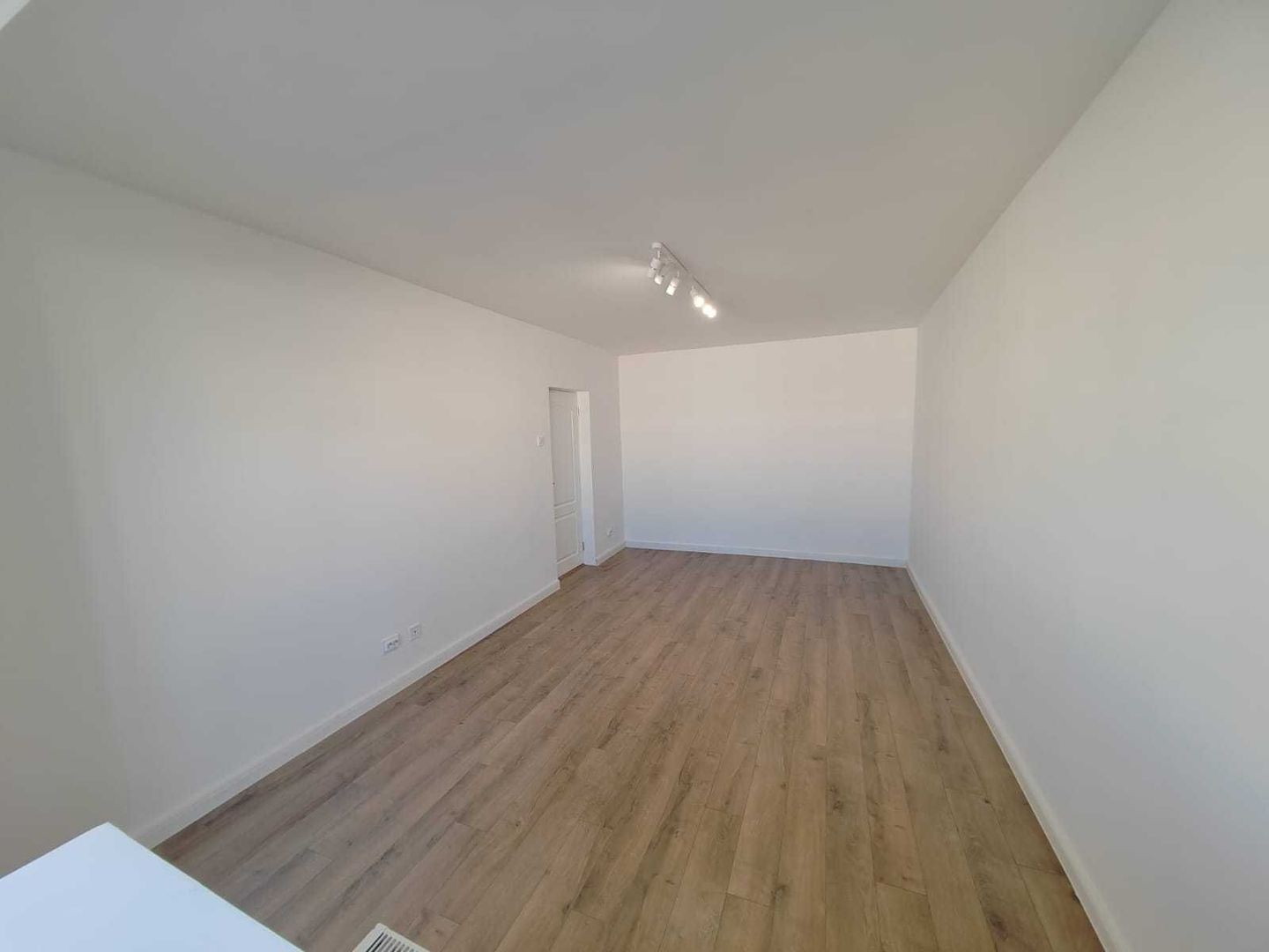 Apartament 2 camere decomandat Metrou Grigorescu - Titan - Poză 2