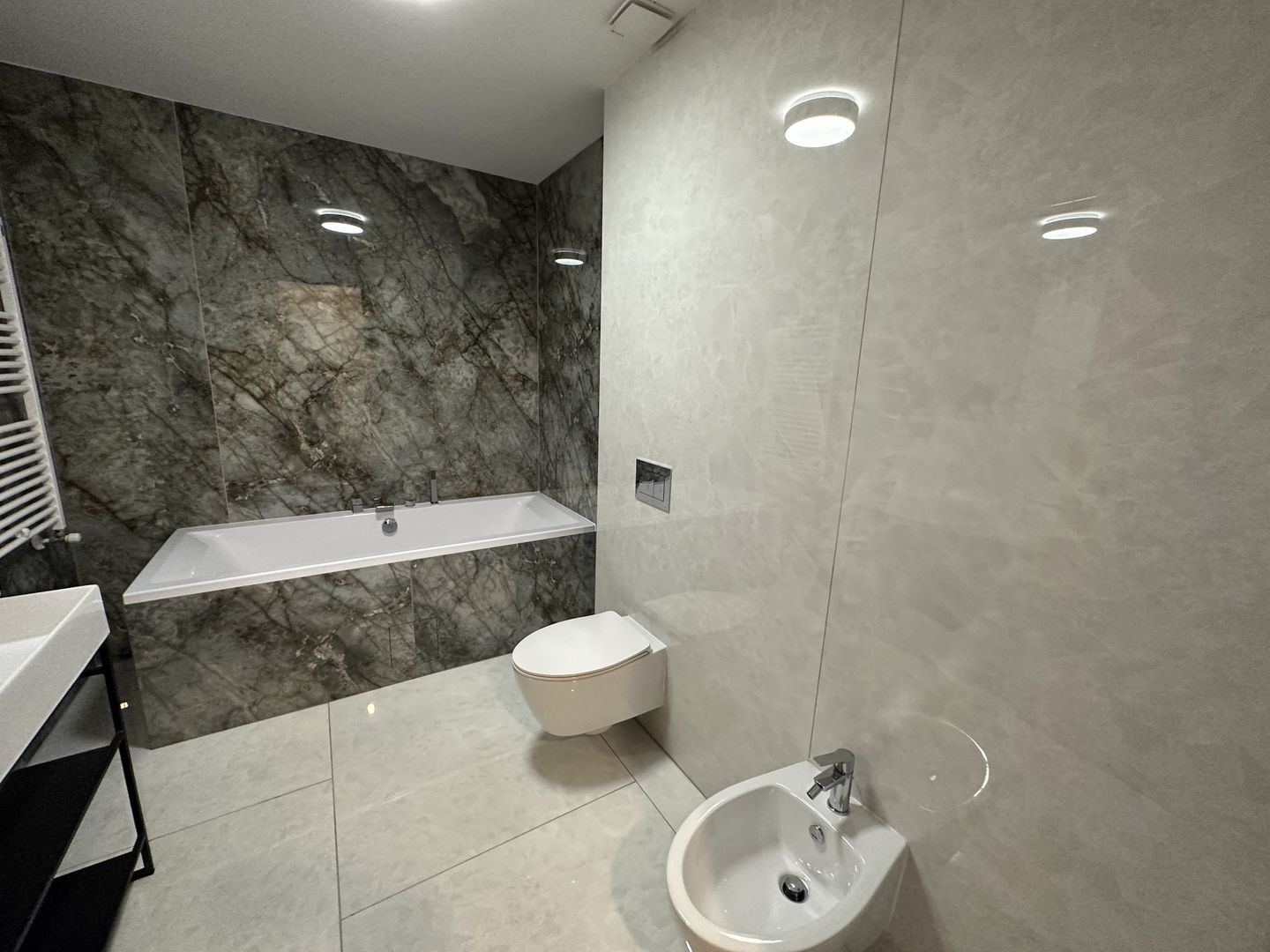 Apartament bloc nou 3 camere - parcare subterana - Poză 9