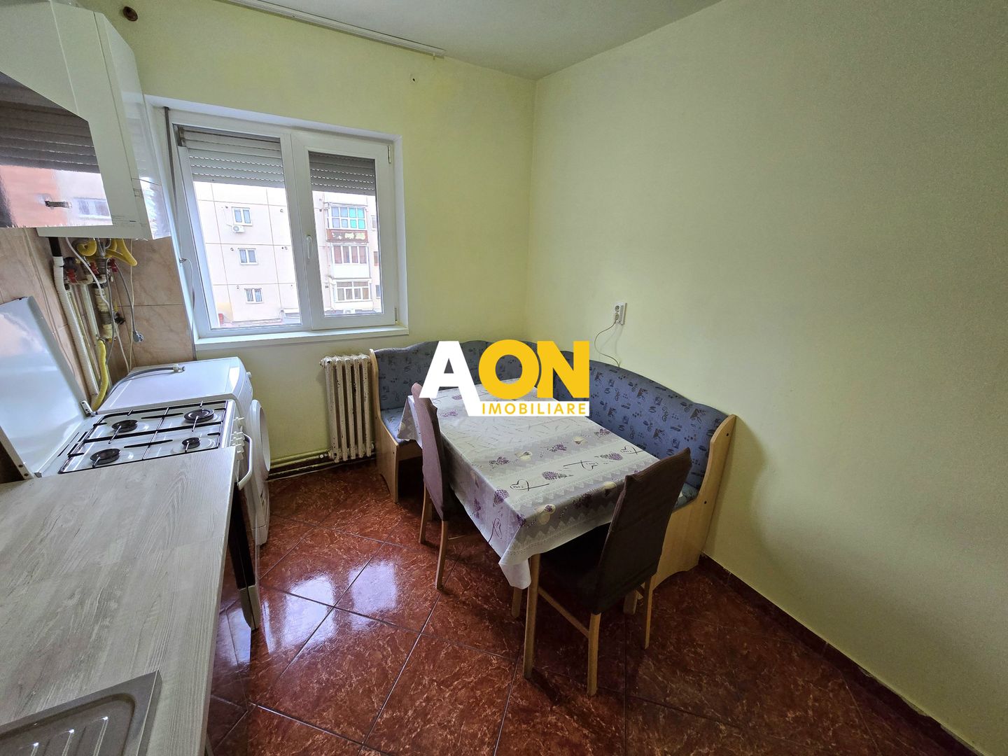 Apartament cu 2 Camere, Etaj 3, Zona Mercur - Cetate - Poză 4