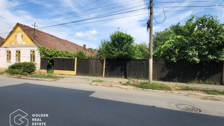 Casa cu teren de 1807 mp, Oras Lipova - Poză 1