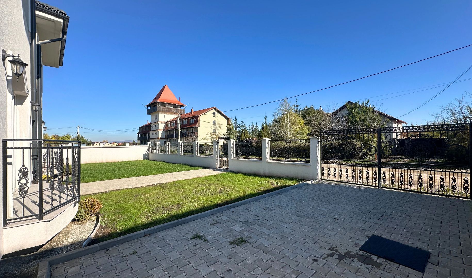 Vânzare casă 5 camere nouă elegantă și spațioasă în Hărman - Poză 38