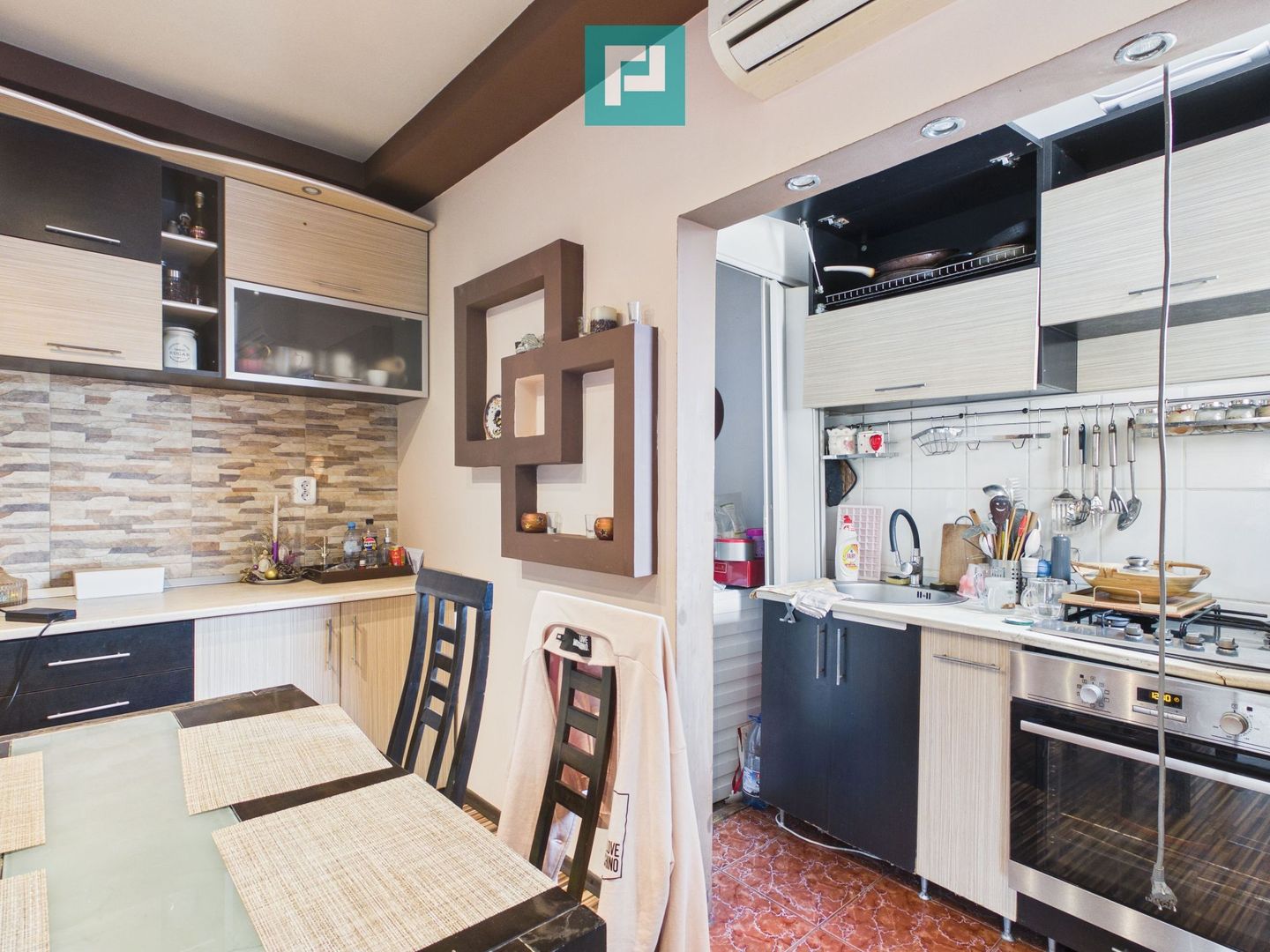 Casă la curte, 65 mp utili, 2 camere, curte mare - Poză 17