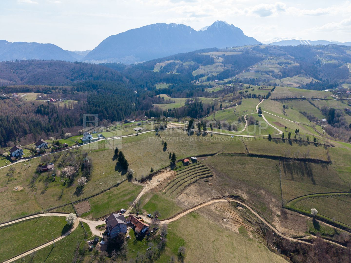 Teren intravilan în Poiana Mărului, 3.791 mp cu priveliste panoramica - Poză 25