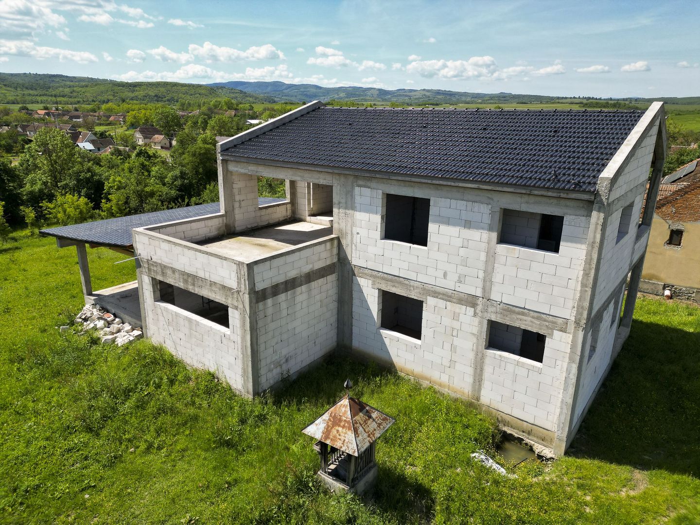 Casă la roșu din BCA de vânzare în Județul Arad - Poză 3