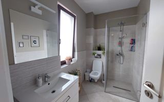 Duplex ultrafinisat mobilat utilat cu 2 locuri de parcare zona Terra - Poză 13