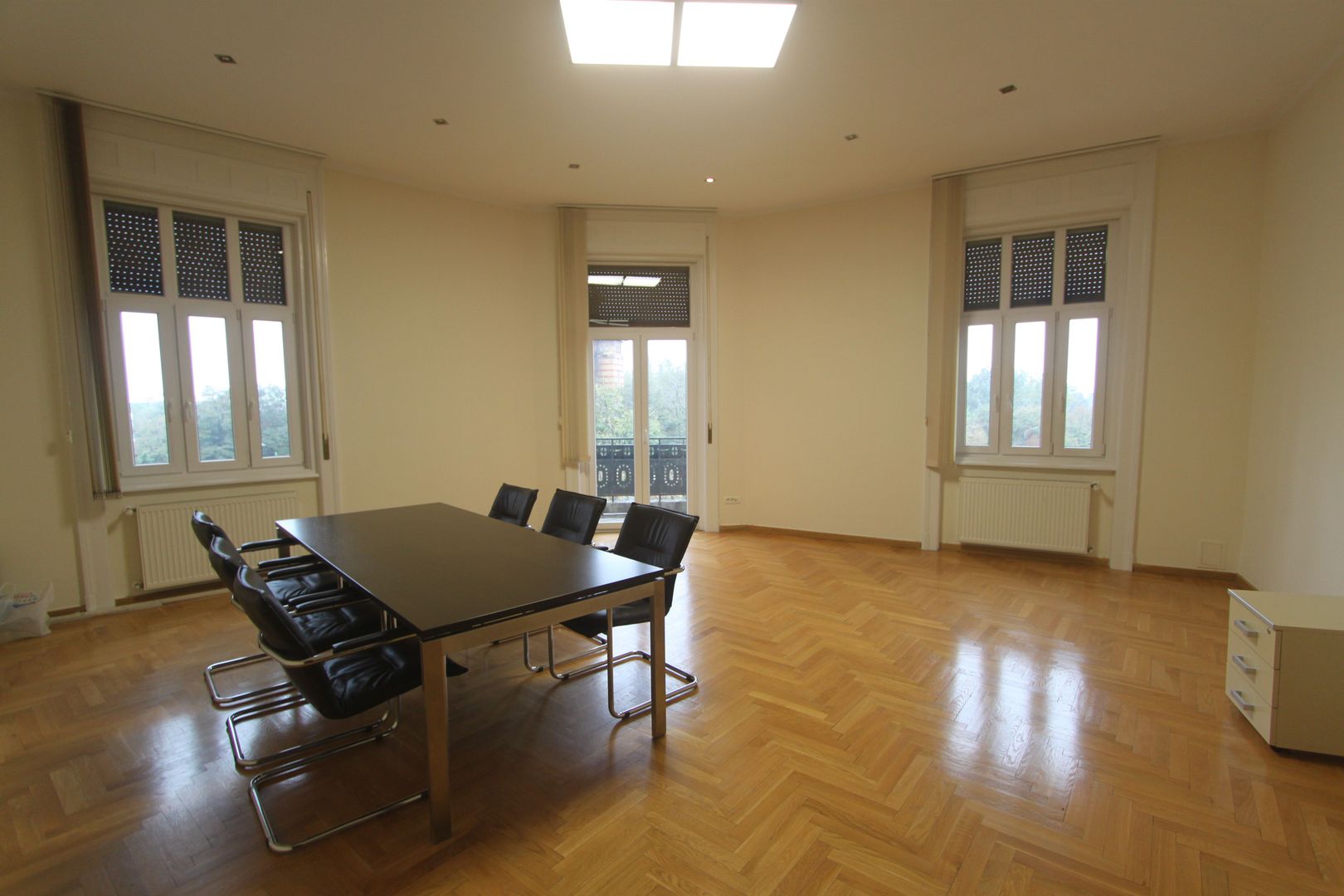 Apartament pretabil birou - Piata Victoriei - Poză 1